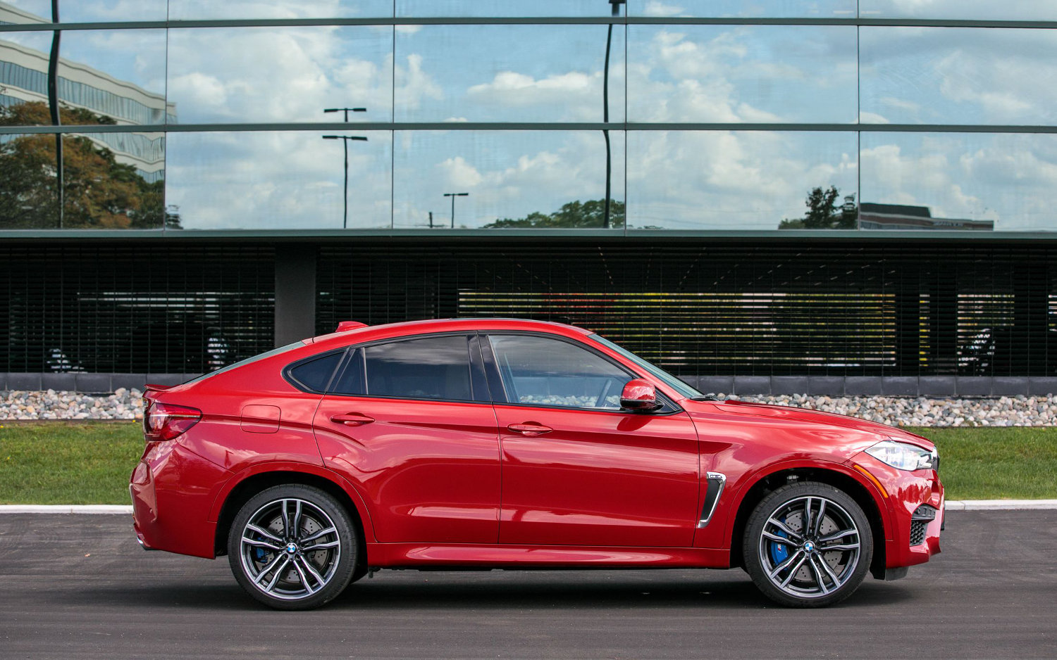 BMW x6 g06 красный